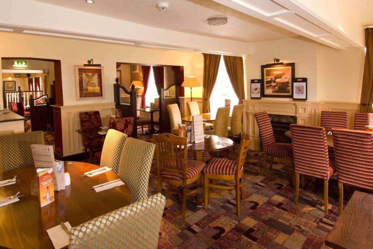 Premier Inn Knutsford Eksteriør billede